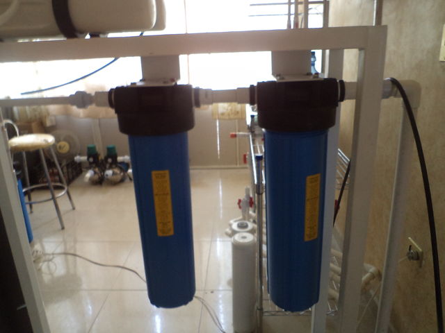 Filtros de carbón activado y pulidor a 4 micras.